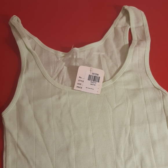 Razzle dazzle sheer - Picture 2 of 3